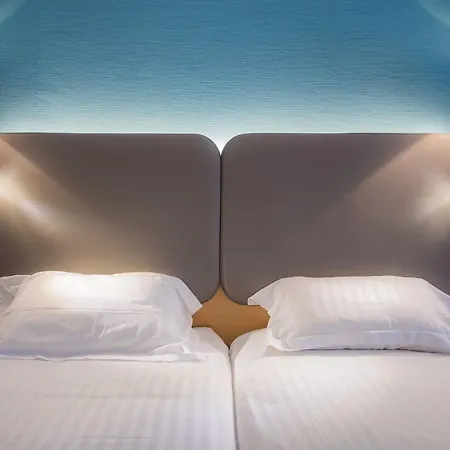 Hotel Promotel Carros